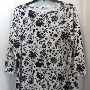 New-No Tag Black & White Round Collar Pullover